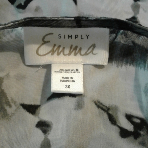 Simply Emma Blouse - Picture 4 of 4